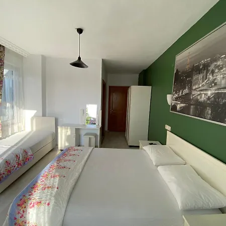 Greenway Hotel *