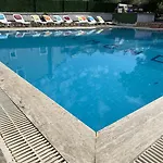Greenway Hotel *